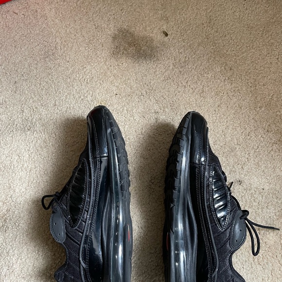 Sneakers - Picture 2 of 8